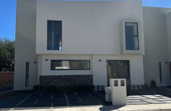 Bonita casa en Morelia Nueva fraccionamiento Privado 3 millones NUEVA